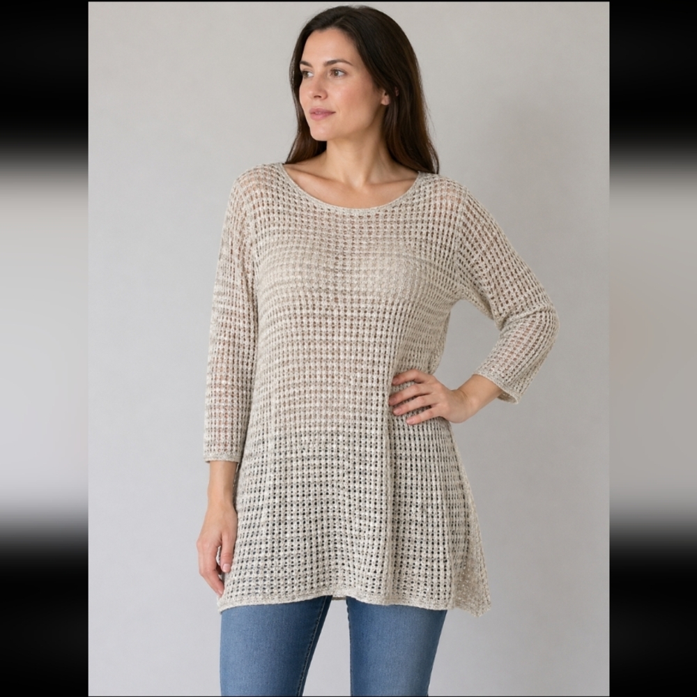 JEANNE PIERRE Crochet asymmetric 1/4 sleeve slit
